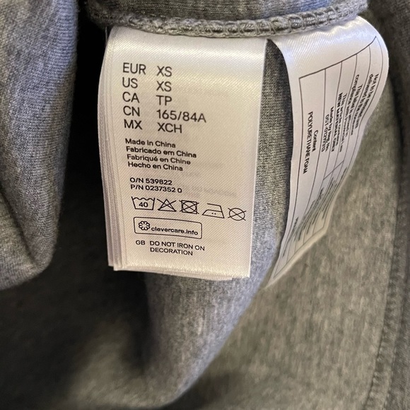 Alexander Wang & H&M Sweater - Picture 4 of 6